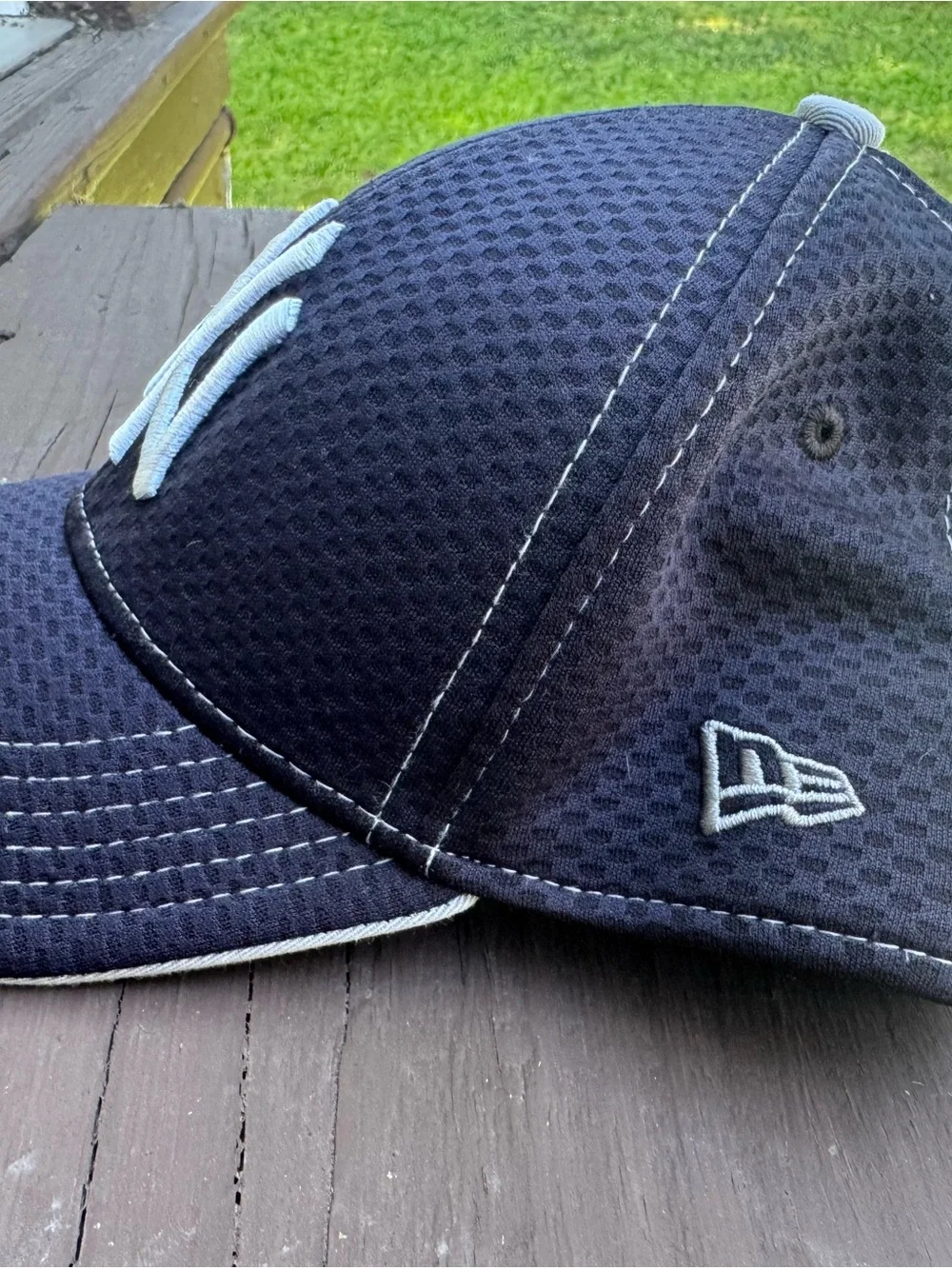 Youth fitted New York Yankees Navy Baseball Cap with Light Blue Logo